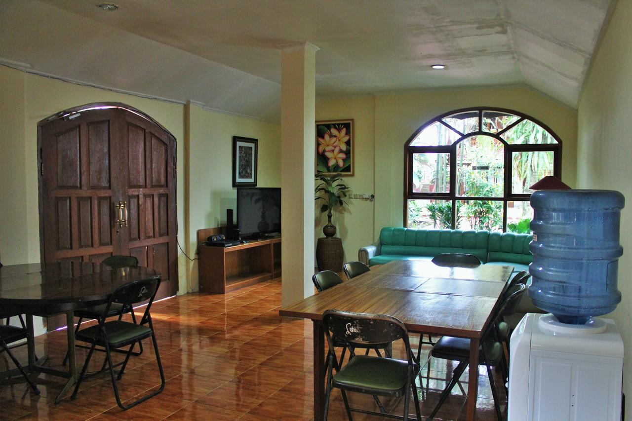 Reddoorz Hostel @ Dago 2 Bandung Exterior foto