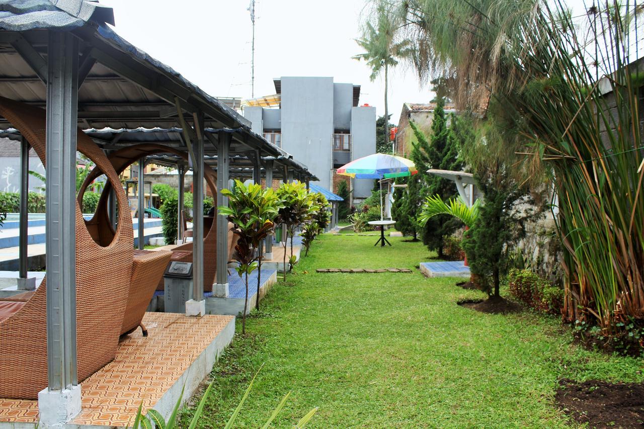 Reddoorz Hostel @ Dago 2 Bandung Exterior foto