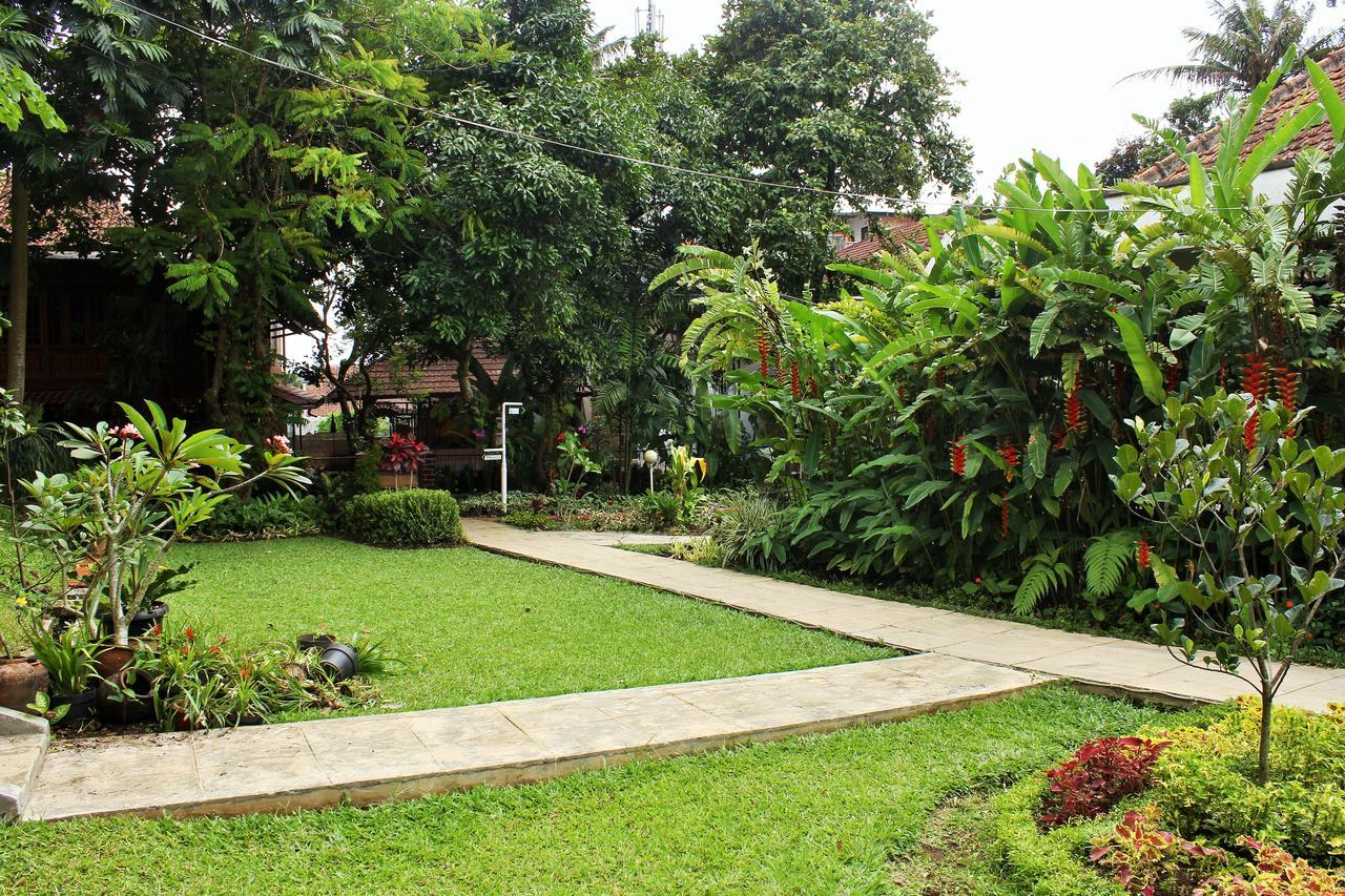 Reddoorz Hostel @ Dago 2 Bandung Exterior foto