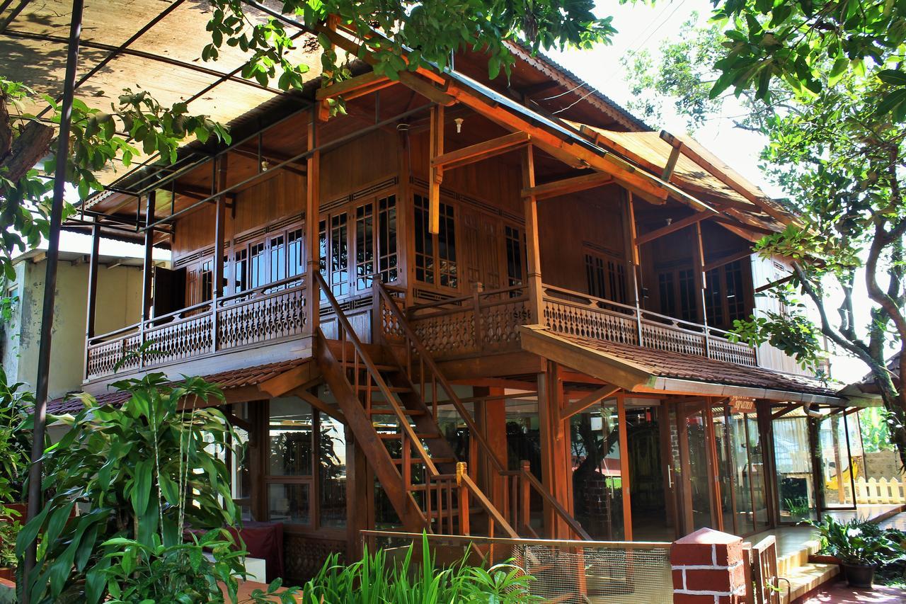 Reddoorz Hostel @ Dago 2 Bandung Exterior foto