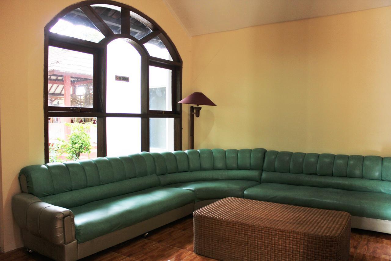Reddoorz Hostel @ Dago 2 Bandung Exterior foto
