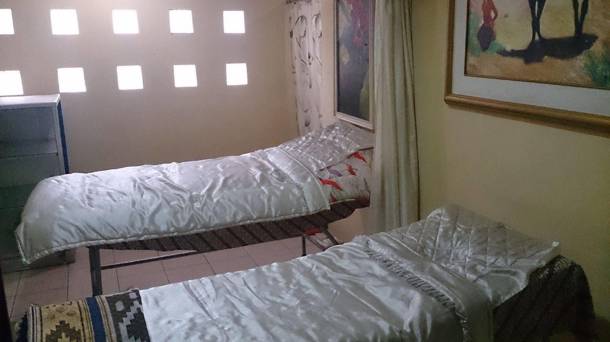 Reddoorz Hostel @ Dago 2 Bandung Exterior foto