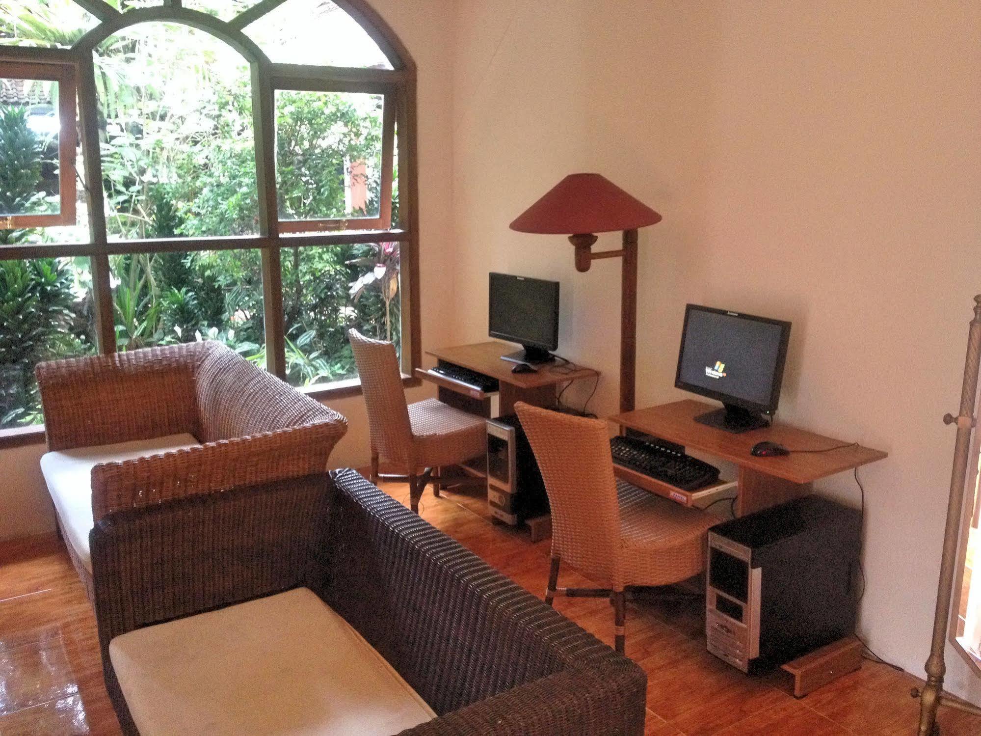 Reddoorz Hostel @ Dago 2 Bandung Exterior foto